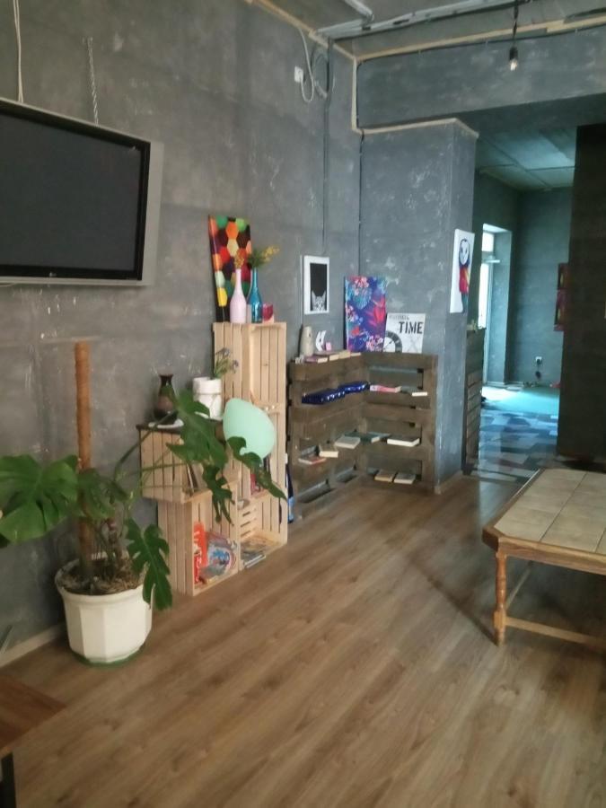 Travel Station Hostel Ivano-Frankivsk Buitenkant foto