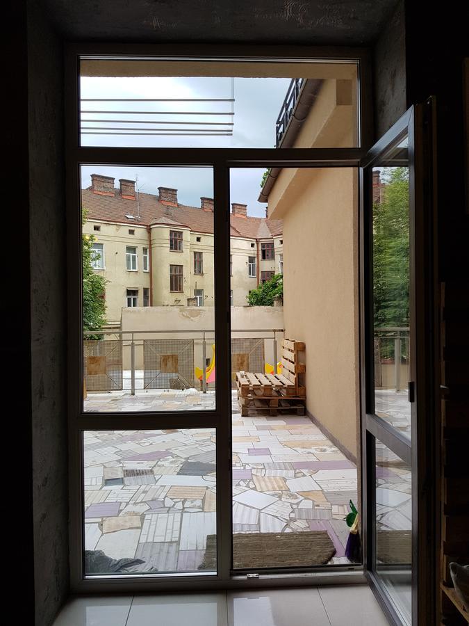 Travel Station Hostel Ivano-Frankivsk Buitenkant foto